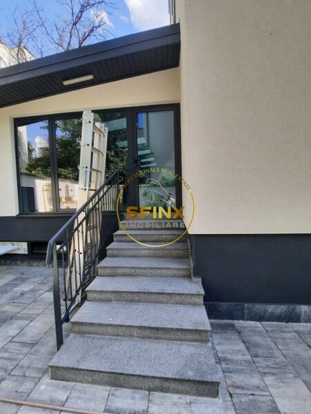 Parter, spatiu birou, beauty salon, stomatologie, oftalomologie, 2 intrari